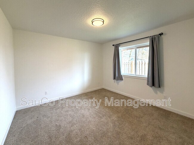 Building Photo - 254 N 1st St