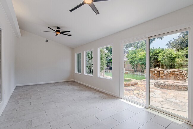 Building Photo - 3406 Forest Village Dr
