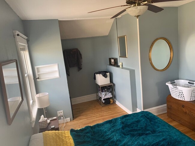 Building Photo - Duluth, MN - 3-bedroom - 2 bathroom - Sing...