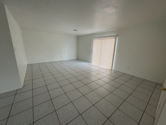 Building Photo - 5502 W Catalina Dr