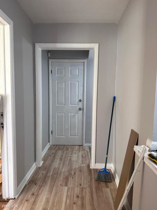 2 br, 1 bath Duplex 16866 Greenfield Rd 16866 Greenfield Rd