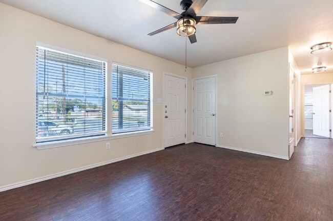 Building Photo - 8016 Landing Ave