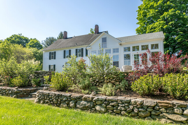 Building Photo - 16 Furnace Brook Rd