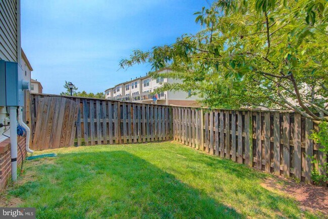Building Photo - 42262 Knotty Oak Terrace
