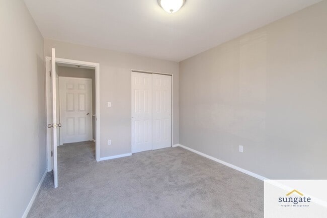 Building Photo - 4254 Cayuga Rd