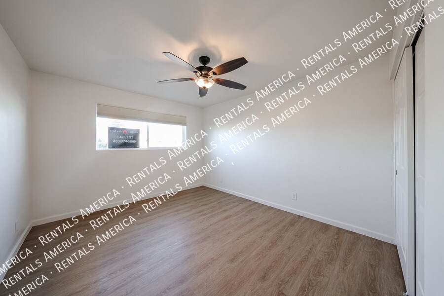 Building Photo - 601 N 73rd Pl