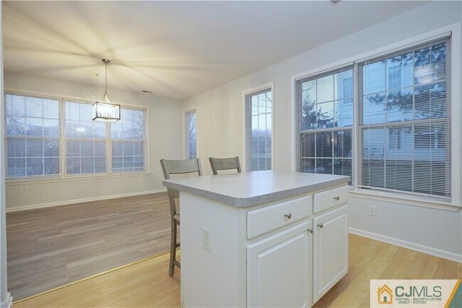 Building Photo - 636 St Andrews Pl