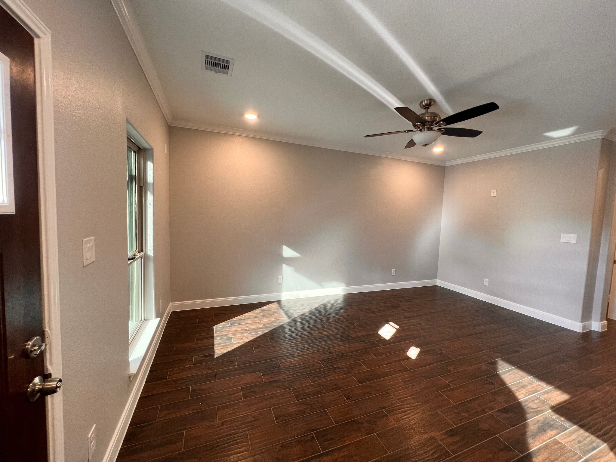 Livingroom - 4822 Falls St