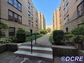 Building Photo - 909 Sherman Ave
