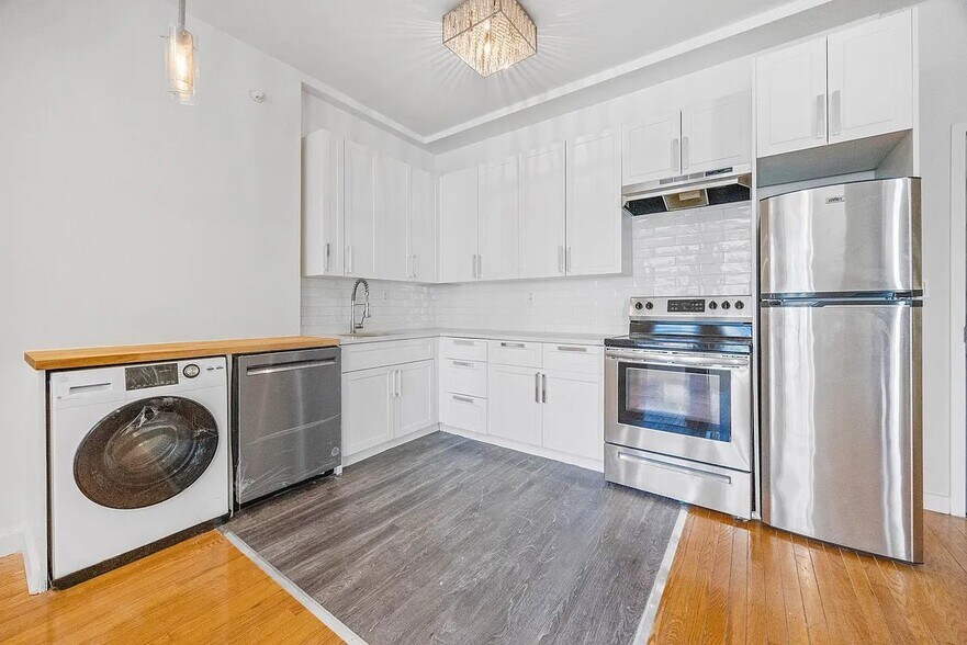 Building Photo - 102 Fulton St