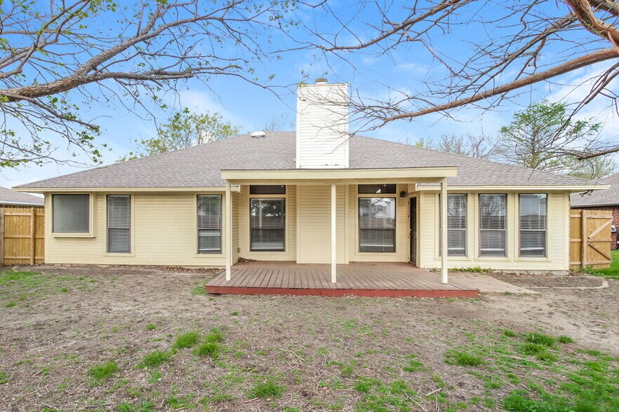 Building Photo - 3816 Yellowstone Pl