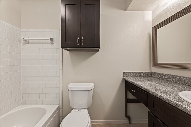 Building Photo - 2714 S Brompton Dr