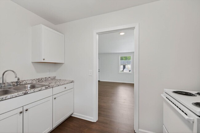 Building Photo - 1316 Sunnyview Dr