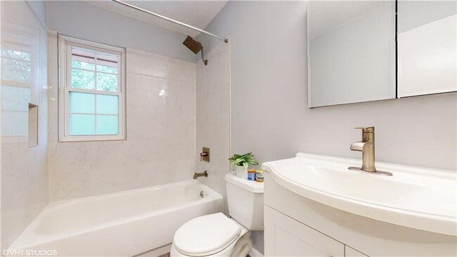 Building Photo - 1177 Church St