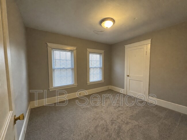 Building Photo - 510 S State St