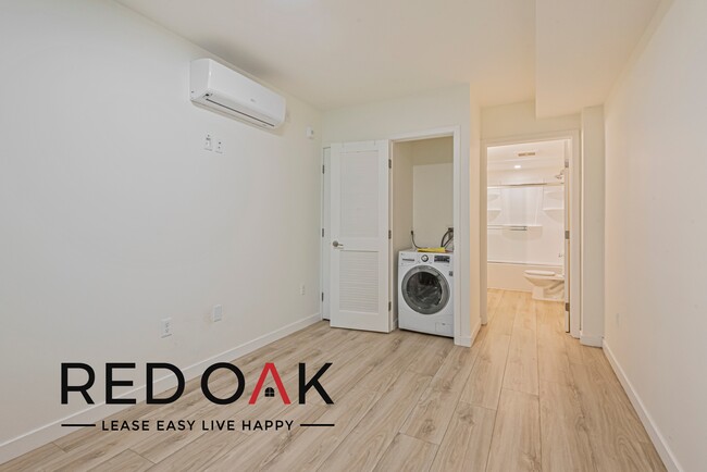 Building Photo - Beautiful One Bedroom with Recessed Lighti...