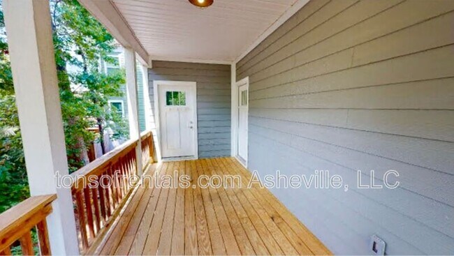 Building Photo - 8 Loblolly Ln