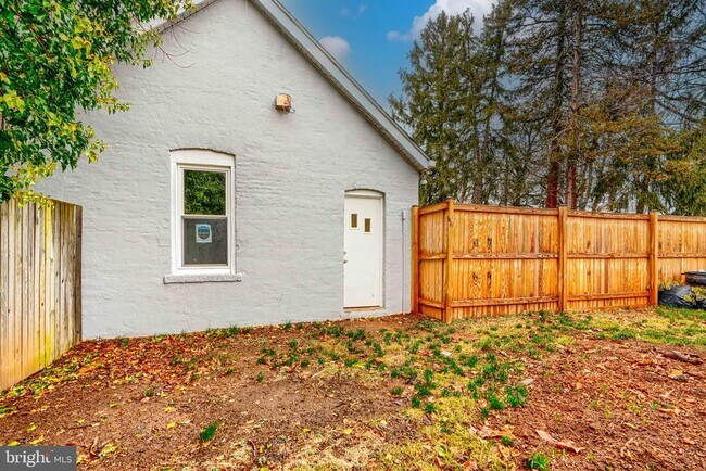 Building Photo - 3901 Forrester Ave