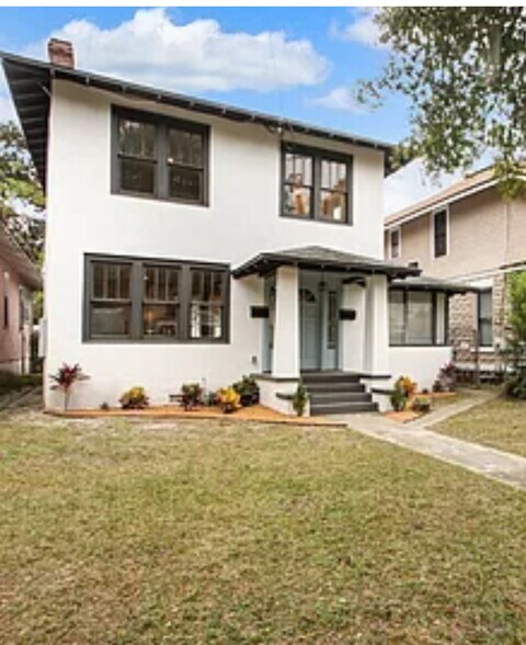 Primary Photo - 1933 Silver St