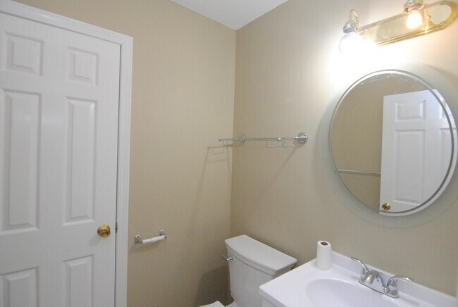 Building Photo - 11 Ventura Cir