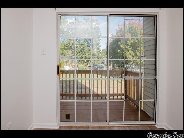 Building Photo - 721 S Valentine St