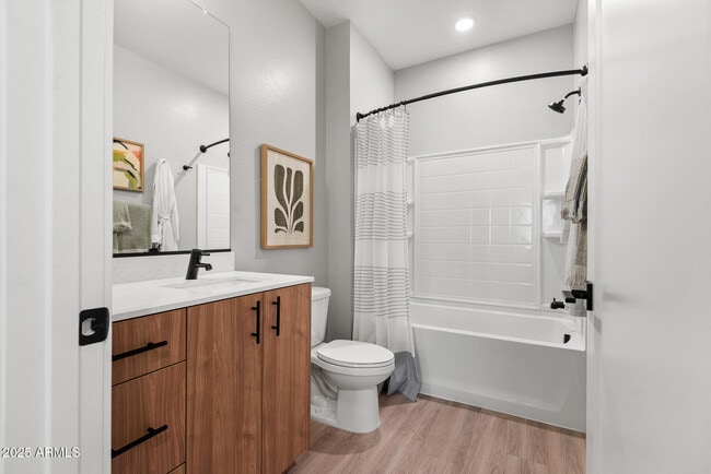 Building Photo - 1297 E Broadway Ave