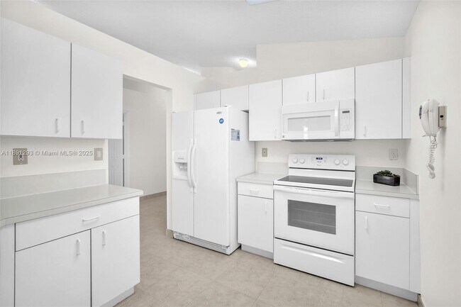 Building Photo - 16411 Sapphire Bend