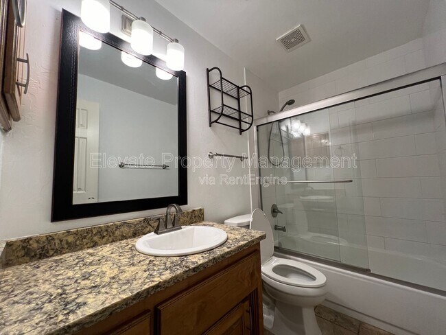 Building Photo - 1709 Del Simmons Dr