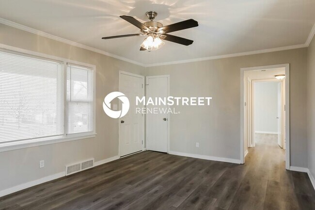 Building Photo - 3 Bedroom Pet-Friendly Home in OVERLAND PA...