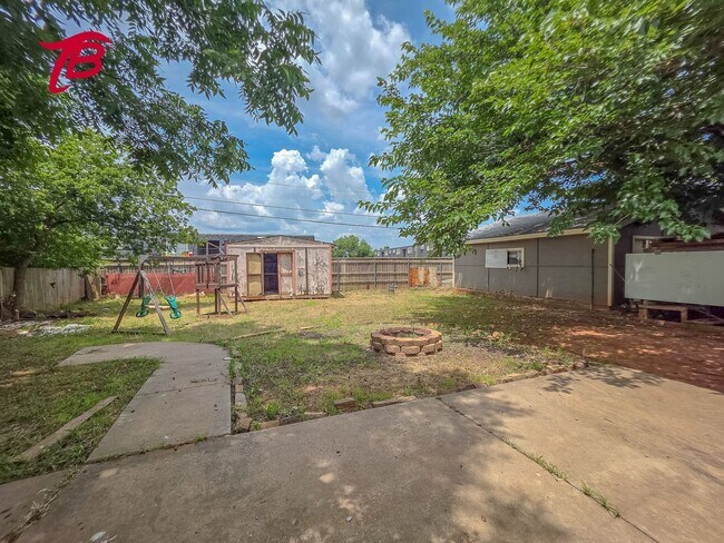 Building Photo - Charming 4-Bedroom Home with Spacious Yard