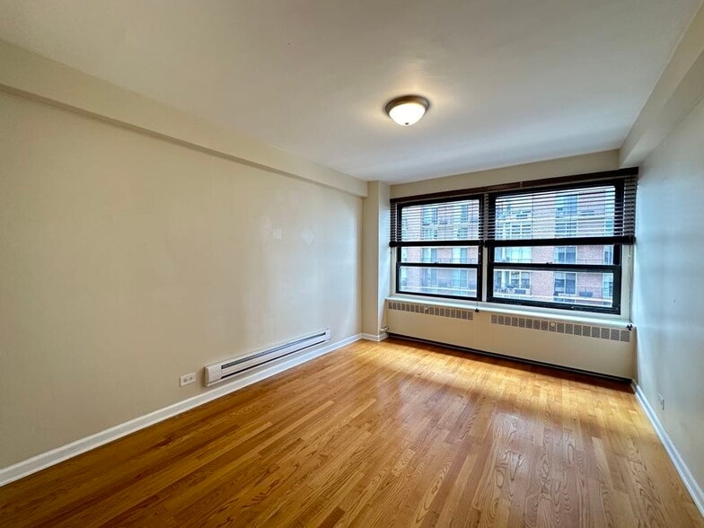 Building Photo - 4180 N Marine Dr