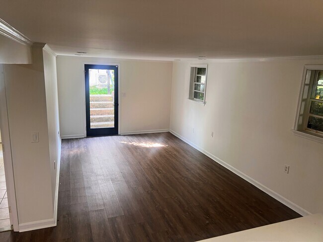 Building Photo - 5602 Hawthorne St