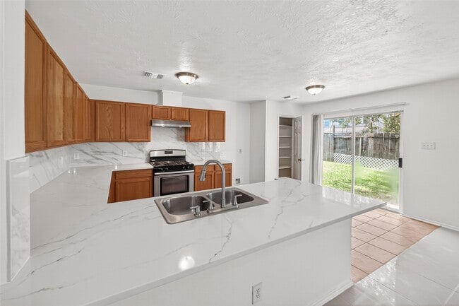 Building Photo - 3807 Brook Garden Ln