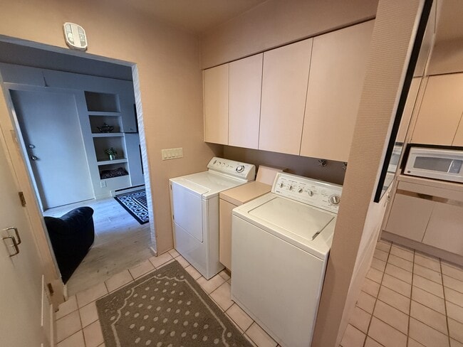 Building Photo - 1722 Alder Dr