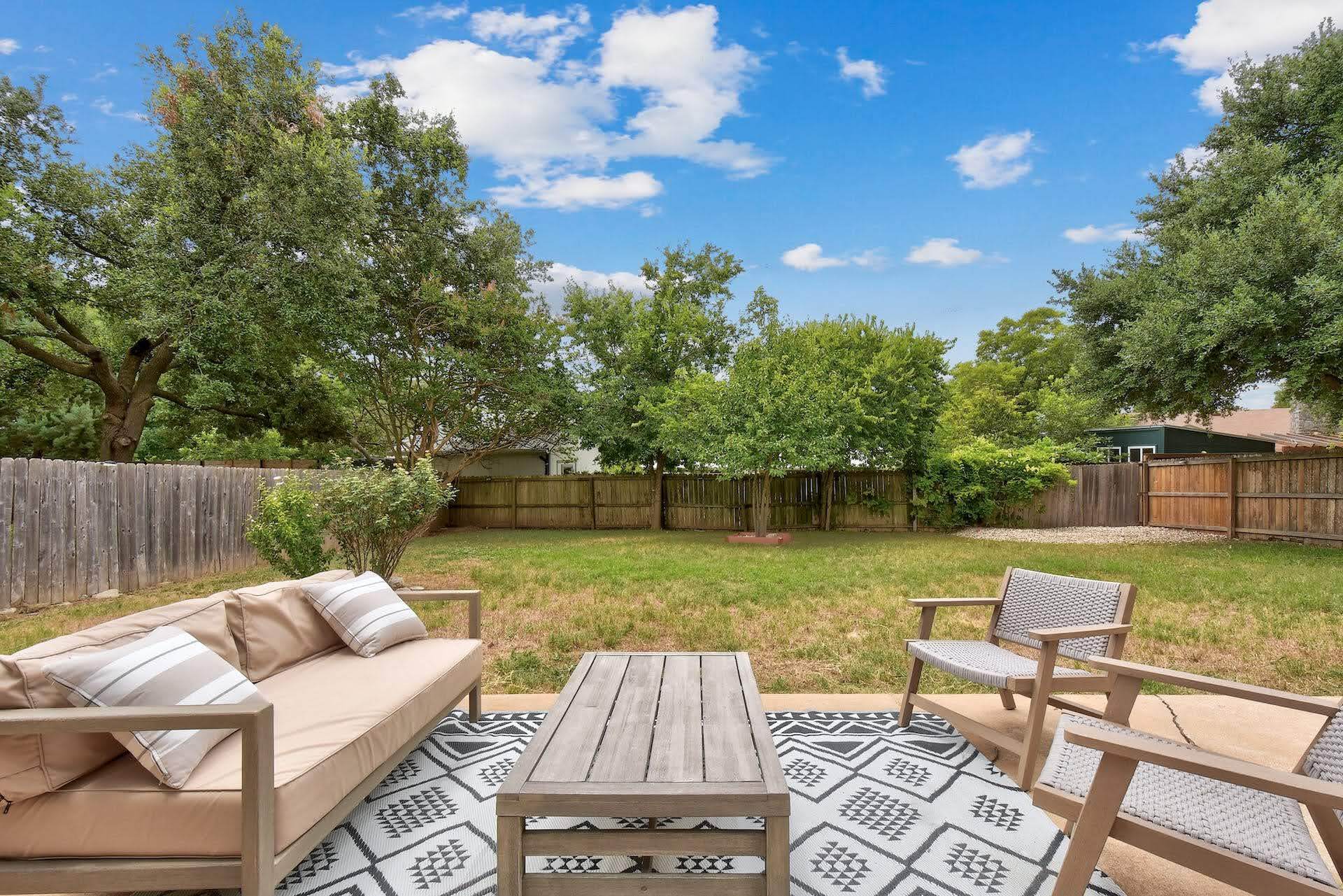 Building Photo - 2403 Stone River Dr