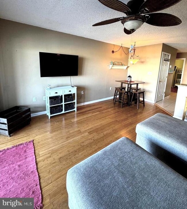 Building Photo - 12301 Jamaica Ave