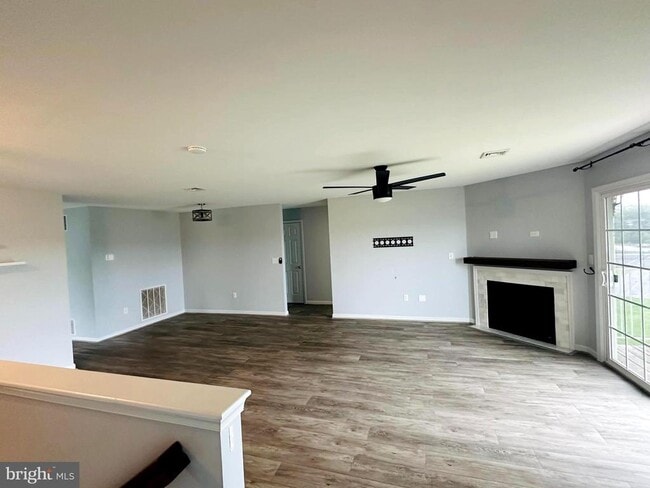 Building Photo - 116 Hawk Ct