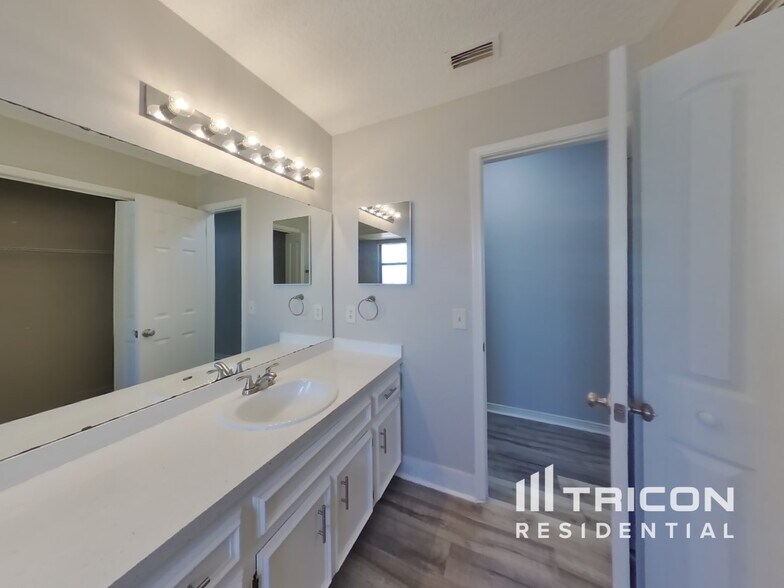Building Photo - 2608 Bottomridge Dr