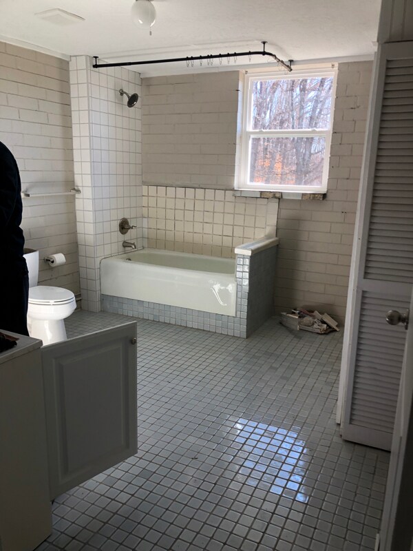 Building Photo - 742 Fairfield Rd