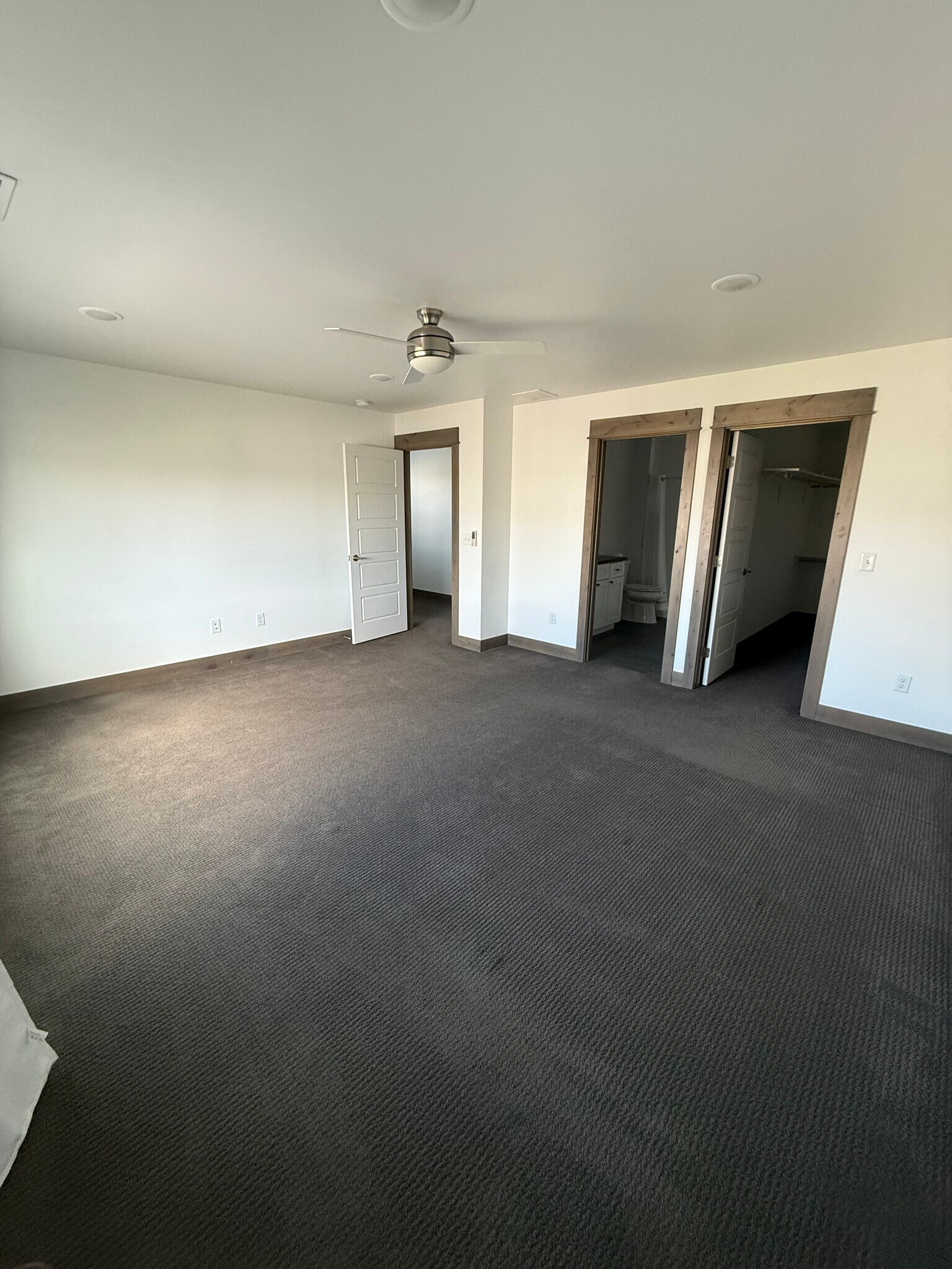Building Photo - 986 Cassandra Ln