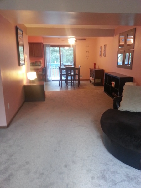 Building Photo - 422 Iroquois Ct