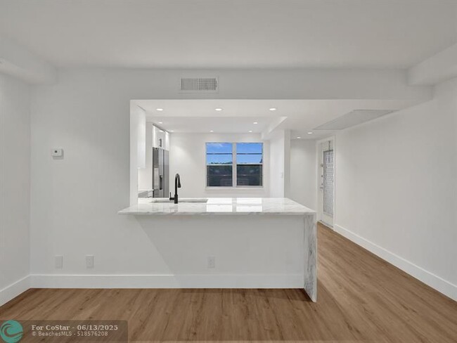 Building Photo - 3305 Aruba Way