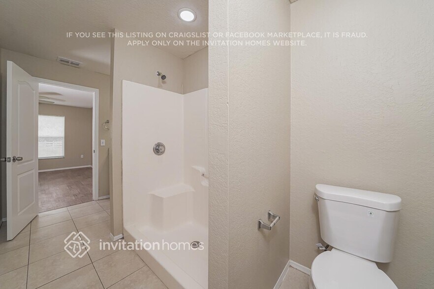 Building Photo - 7988 Oak Run Cir