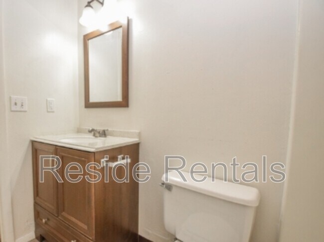 Building Photo - 654 1/2 East 800 North - 4