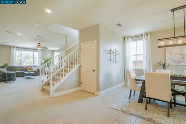 Building Photo - 693 Monte Verde Ln