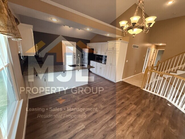 Building Photo - Beautiful 4 Bedroom / 3 Bath Home in Olathe