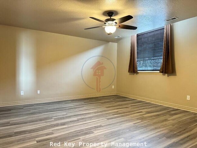 Building Photo - 770 N Single Family Home