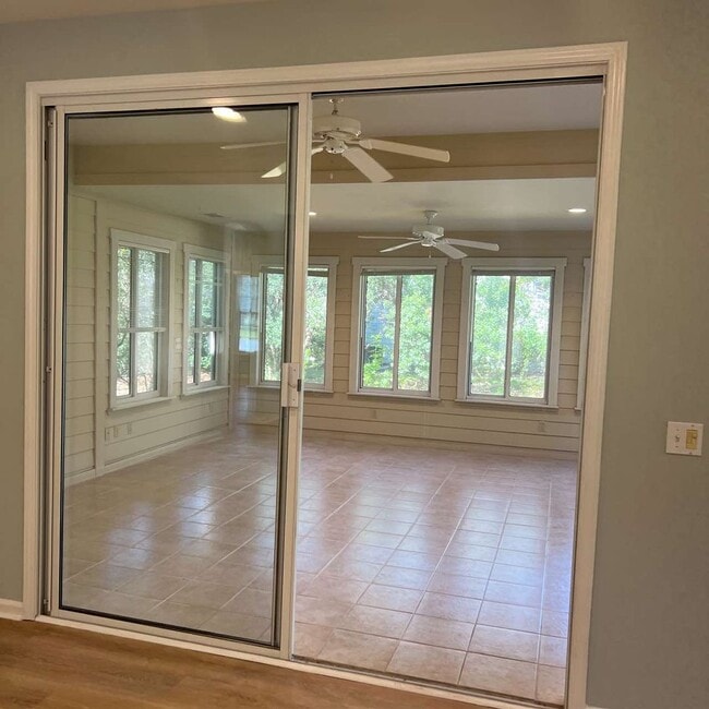 Building Photo - Sun City