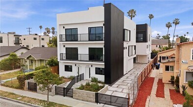 Building Photo - 1428 Cloverdale Ave