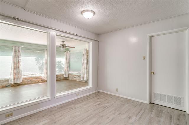 Building Photo - 1225 Crestwood Dr